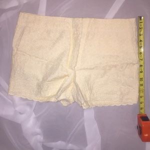 LOFT Yellow Scalloped Lace Shorts 🛍 Size 14